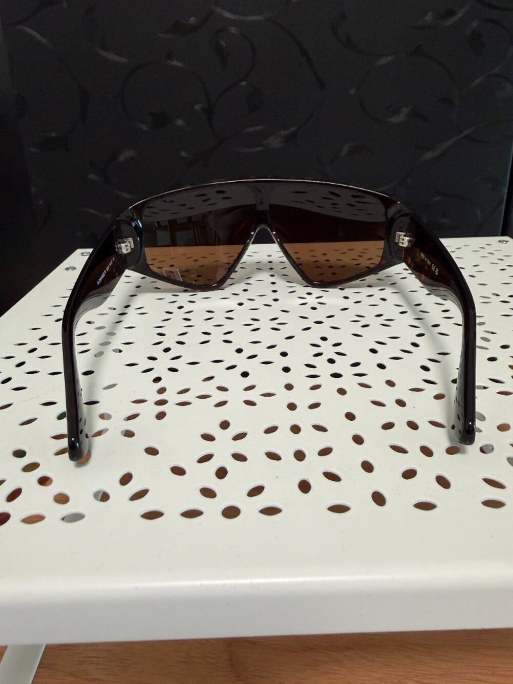 ✅Auth✅ CHANEL Tortoise Shield Sunglasses Gold CC Medallion Logo - Picture 7 of 11